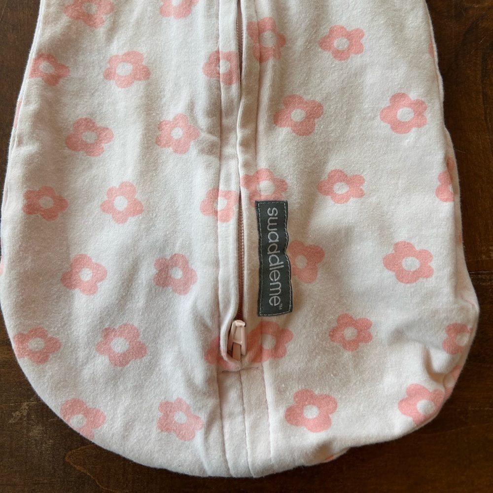 SwaddleMe 0-2 Months Swaddle Wrap Pod Sleep Sack Pink Flowers - Picture 2 of 4